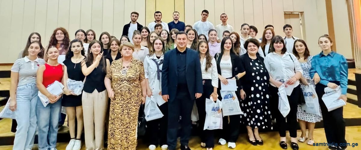 სახელმწიფო გრანტის მფლობელ სამტრედიელ პირველკურსელებთან შეხვედრა