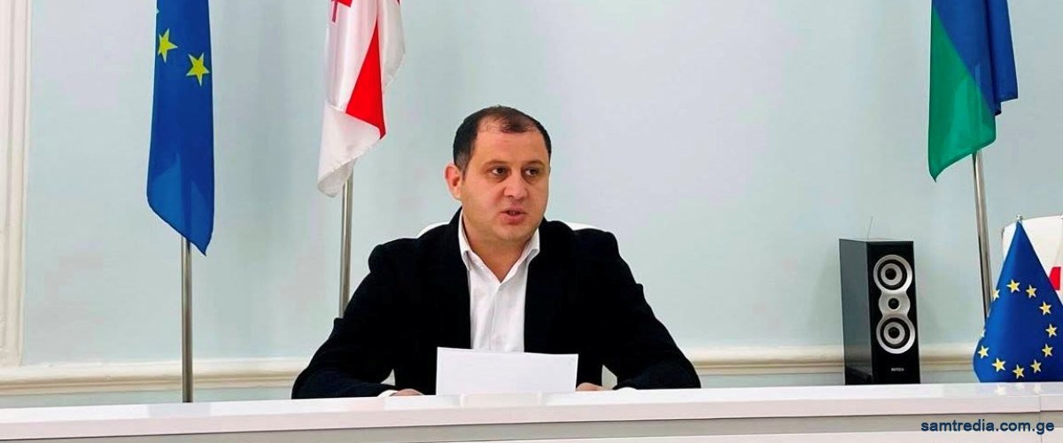 საკრებულოს დღევანდელ სხდომას თავმჯდომარის მოვალეობის შემსრულებელი ვაჟა სტურუა უძღვებოდა