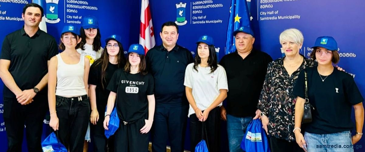 შეხვედრა მე-11 საჯარო სკოლის წარმატებულ მოსწავლეებთან