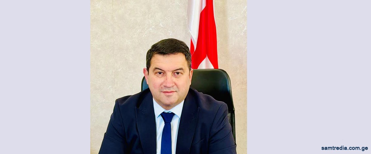 გილოცავთ დამდეგ ახალ წელს!