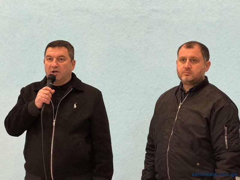 საჯარო და კერძო სკოლებს შორის ცურვაში შეჯიბრი გაიმართა