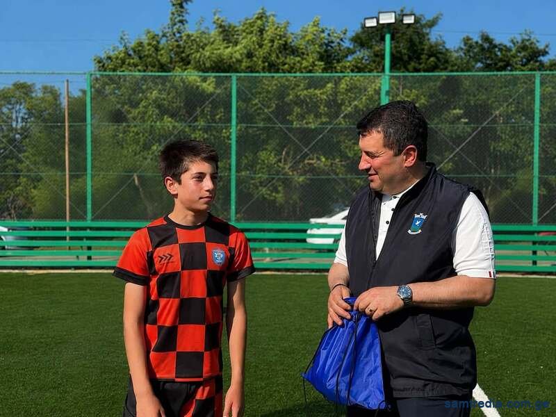 „წეროების ტბის“ მიმდებარე ტერიტორიაზე  ახალი მინი საფეხბურთო მოედანი მოეწყო